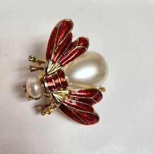Vintage Bee Bug Red enameled Gold Tone Faux pearl pendant insect